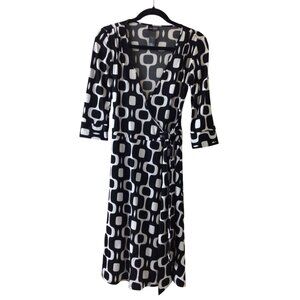 Bisou Bisou Dress Women’s 4 Black White True Wrap Geometric Print Retro Stretch